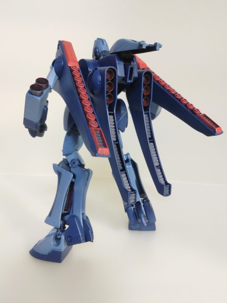 背面。こちらもできる限り作り込みました。特にスラスター類のディテールを見て頂ければ分かると思います。