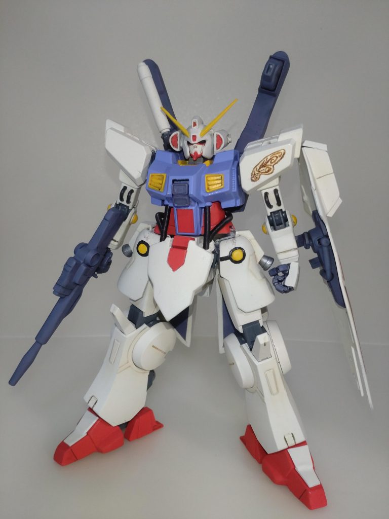 全身。製作のベースにしたのは、hgucシルヴァ・バレトです。パチ組にしたまま放置していたので製作に際して、ベースにすることにしました。また、MarkⅣと同じオーガスタ系ということも理由の一つです。