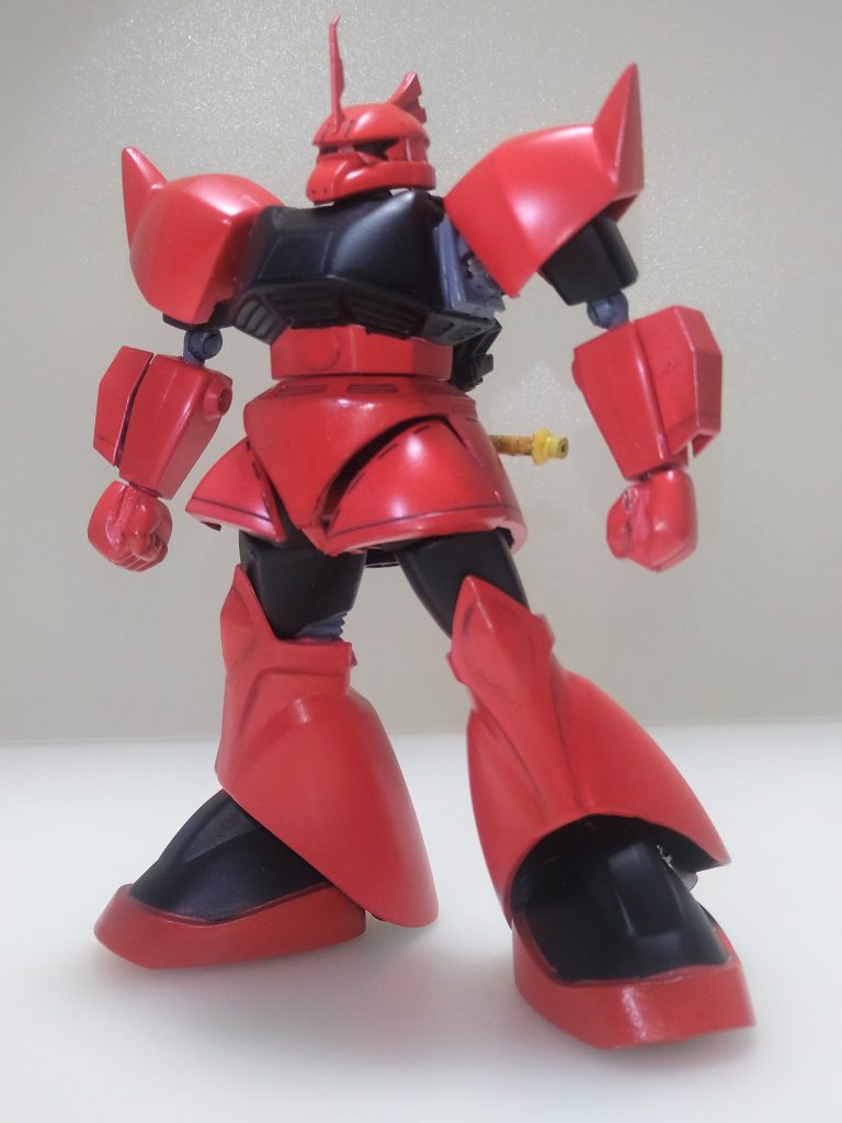 全身。このキットを見た第一印象は、パーツ造形が今のキットとあまり変わらないと思えたことです。