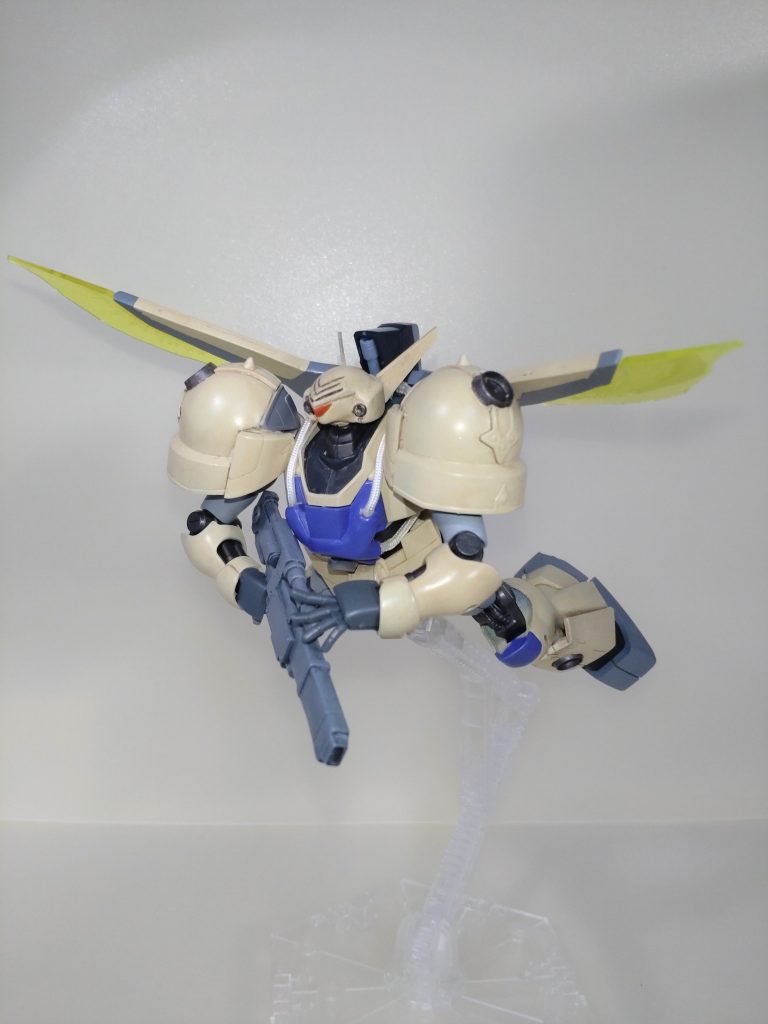 hgucサザビーのビームパーツを流用して、ビームカッターも再現出来るようにしました。