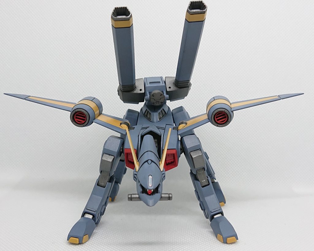 改造箇所モノアイをくり貫いてHアイズ、メタルパーツに置き換え、プラパイプを軸に可動可能にウイングのインテークをディテールアップパーツで作り直し