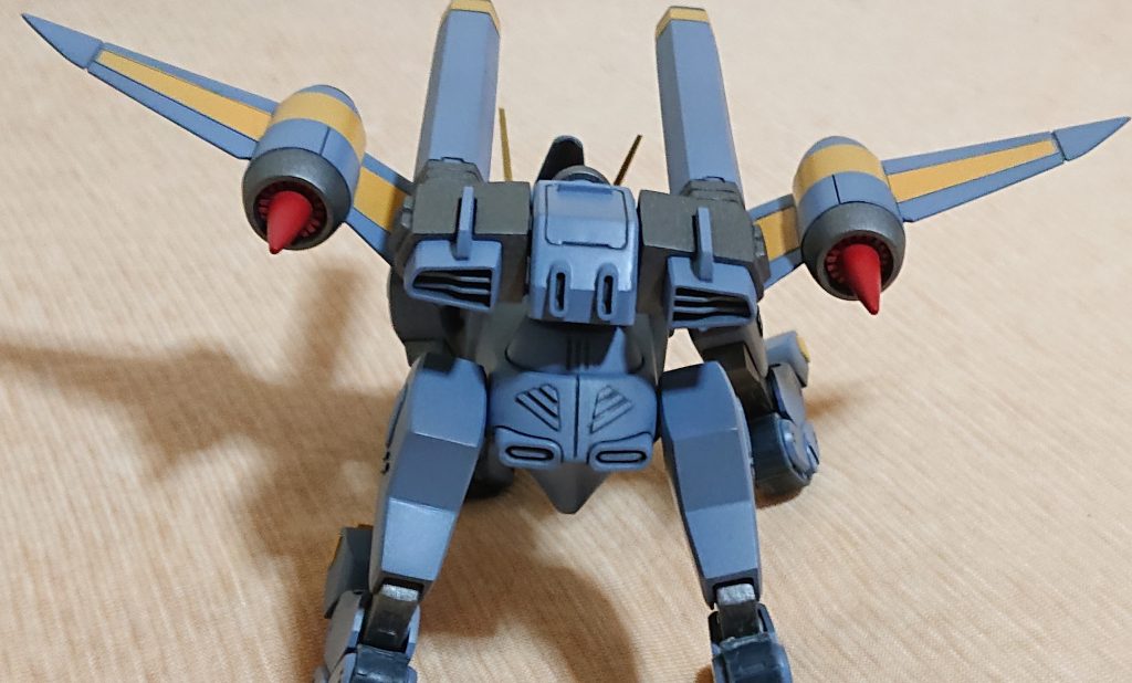 バック取り忘れたので急遽布団の上でとんがりの根元にちまちまプラ板でディテール入れましたが見えません