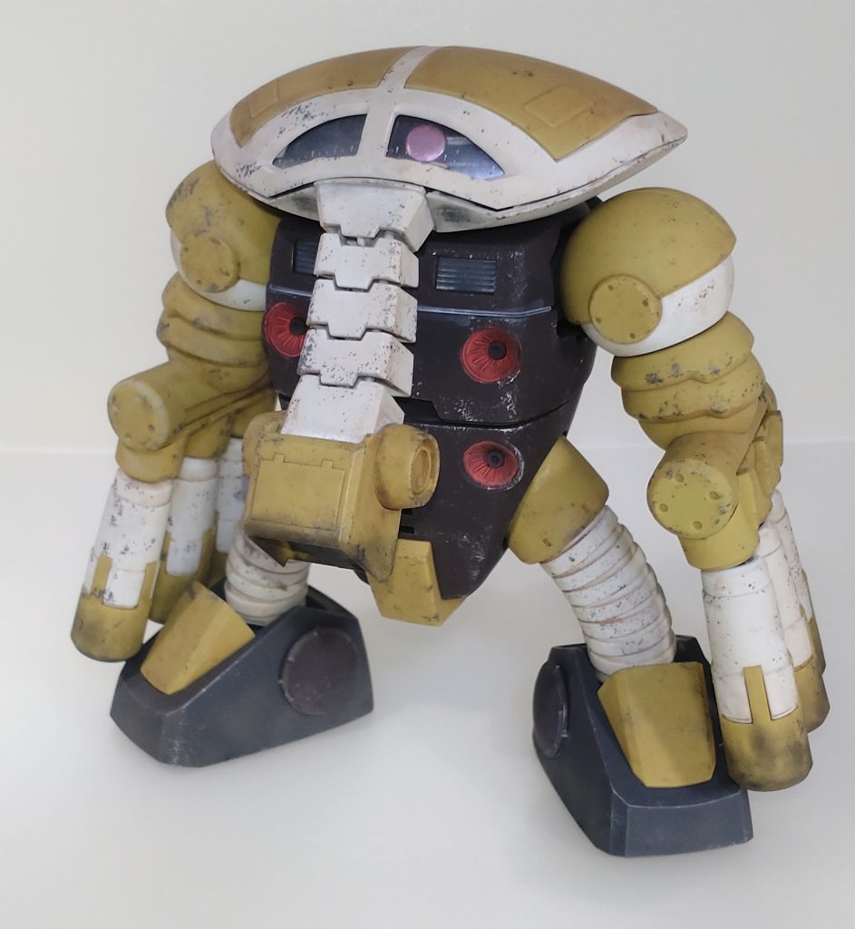 全身。このキットは機動戦士ガンダムユニコーンを展開していた2012年に購入した物ですが、どういう仕上げにしようか模索していく内に置き物状態にしていました。それだけ造形が素晴らしかったからです。