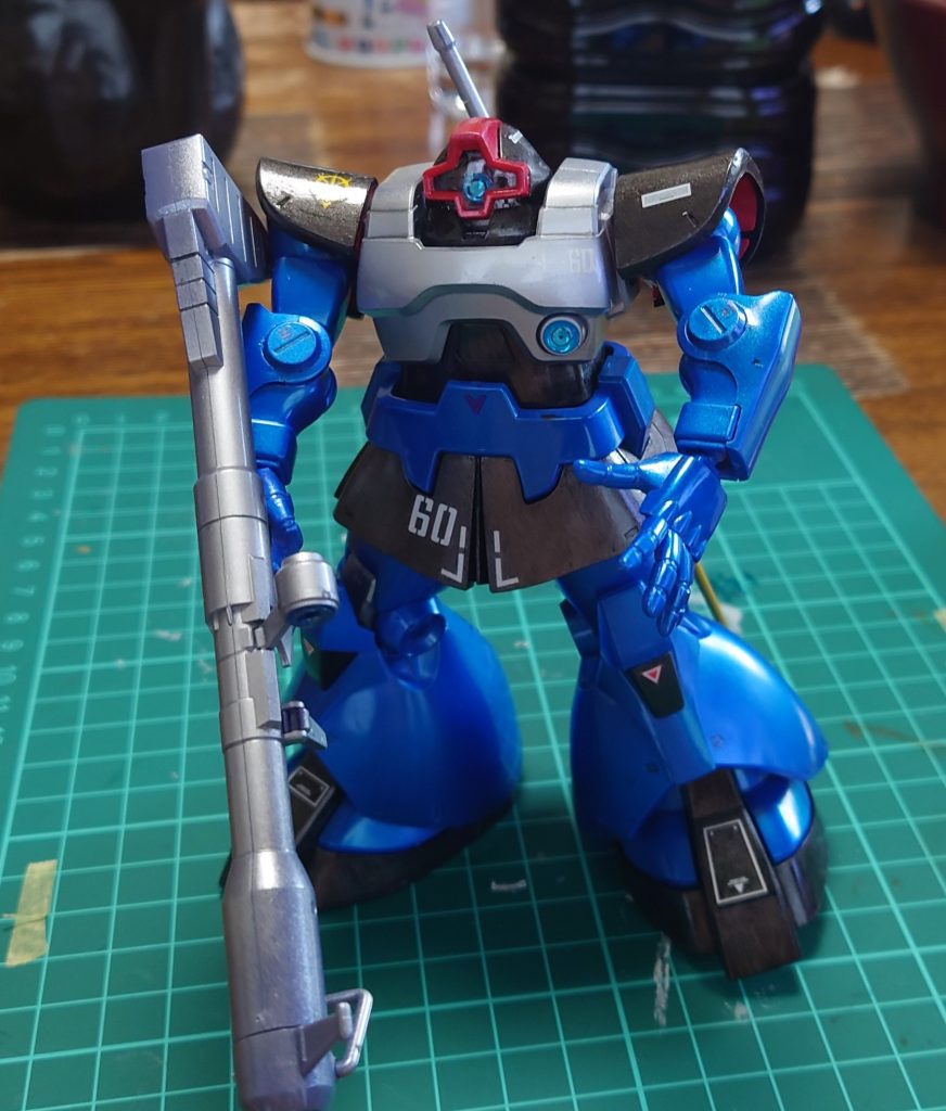 初の水転写デカール バランスが難しいですね。モノアイと腹部目眩ましはクリアで作成