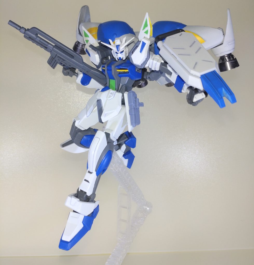 以上ストライクEⅡ( セカンド)でした。オリジナル設定を加えた荒い仕上がりの作品になりましたが私の場合、一定の制限を設けてしまうためオリジナルMSを製作する際、若干気を遣ってしまう所があります。ですが、このキットは気晴らしがてらにそういった制限を全て取っ払って製作したのでとても楽しく出来ました。最後まで見て頂いてありがとうございました。