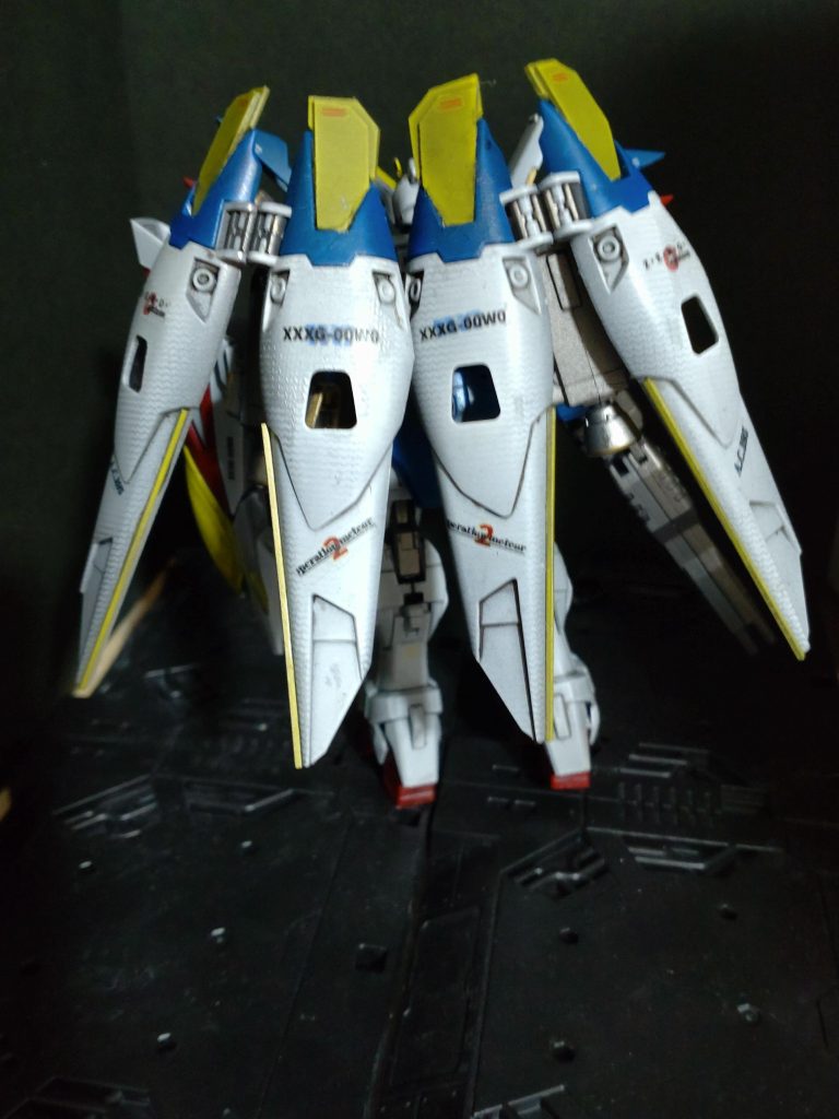 羽は網で被せ塗装してみましたわかりやすく大きめなデカールを製作小さすぎるとフイルムがなかなか剥がせないのである程度の大きさか長さが必要でした