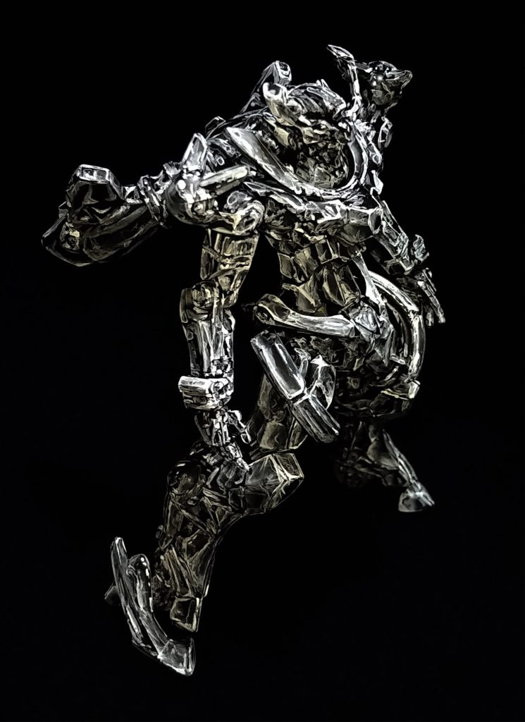 ガラス表現を入れるのにこの右半身方向は逆向きになるのですけど割と全方向からガラスっぽく見える…ような塗り方にはしています。