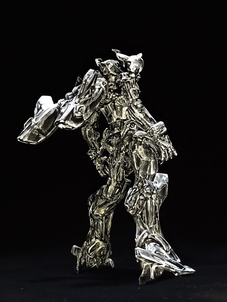 反対側からも。記事化して貰った時に「メタリックのような質感」とコメントを頂いたのは嬉しかったです。金属表現も難しいので。