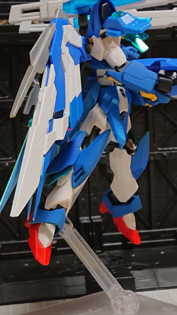 フェニーチェリナーシタのビームマントのパーツは辞めてヘリオスの腕パーツ付けました。簡単な改造くらいしか出来ないんで今回はこんなところで。