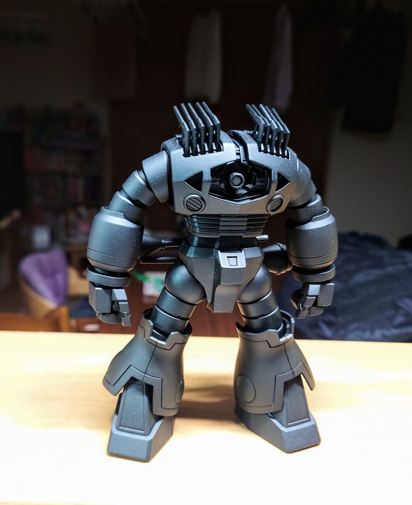 でもって黒サフ(ここはスプレー)でエコプラになってもらいました。霧が入らない所は筆です。これを塗りつぶさぬよう塗っていきました。