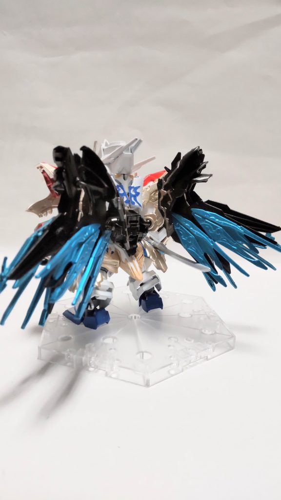 劉備ストライクフリーダムガンダム( 演者:ストライクフリーダムガンダム弐式)主に諸葛亮フリーダム、窮奇ストフリ、SDEXストフリをミキシングして作製。