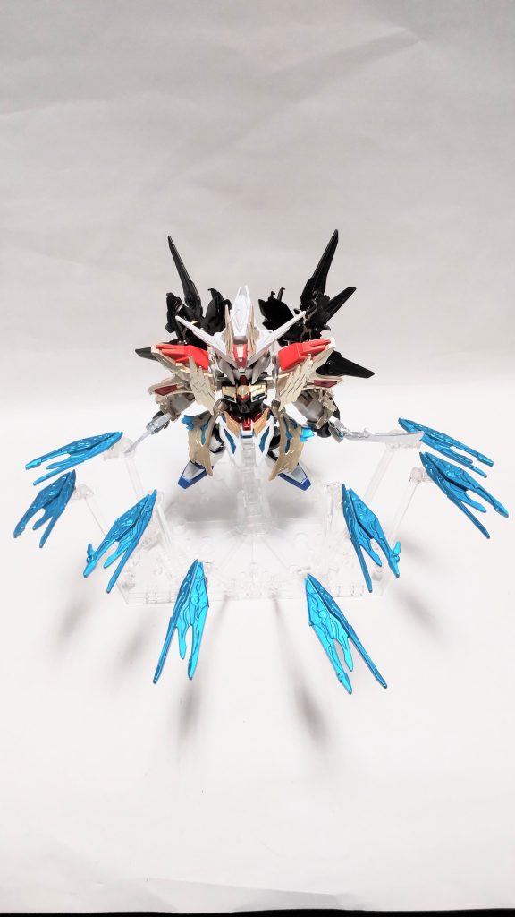 八振りの刃を思考操作して、敵を斬り刻む。窮奇の広漠殲陣を半分にカットして、スーパードラグーンっぽくしました。磁石で着脱可能にしてます。