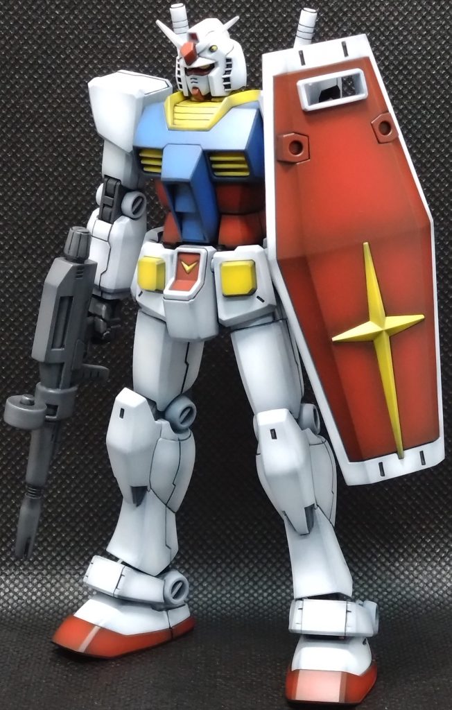 HGUC ガンダム–2枚目/制作者：TAKA-STUDIO