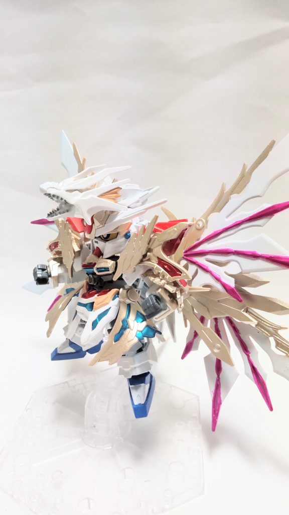 ディスラプター的な攻撃をするときはプラウドドラゴンの頭部が現れます。