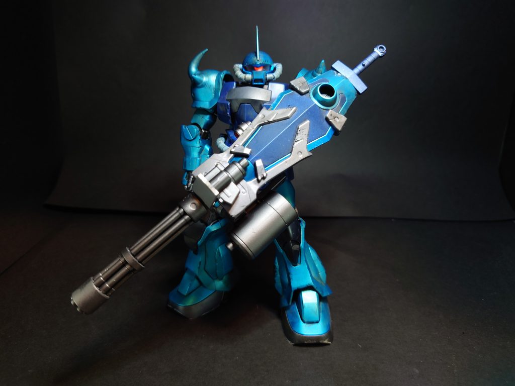 汚すと色が全体的に落ち着きますが、半光沢のため光沢もあり面白い感じになりました。ちなみに口元と腹部の配管が元の色です。