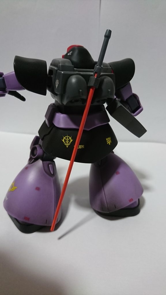 ヒートサーベルはイエローかオレンジイエローで悩みましたが後者で塗装しました。