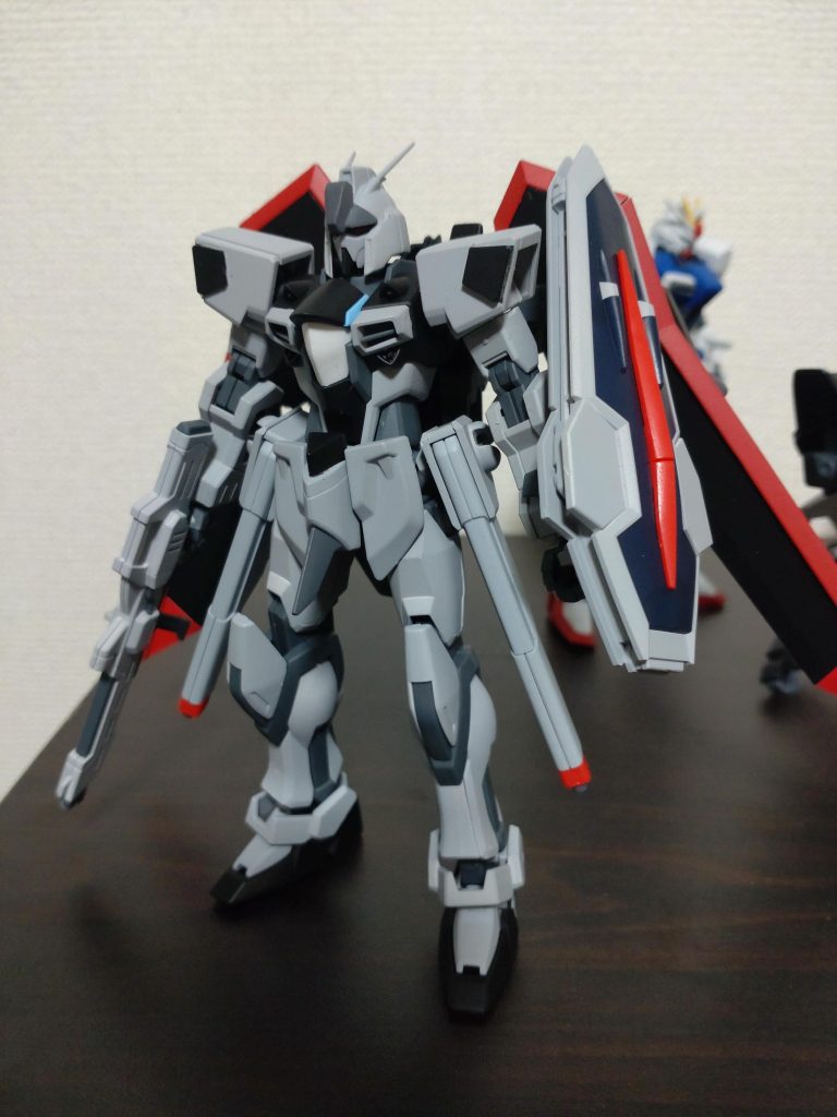 最初は可変できる案をそのまま使おうと思ってイモジャ(レイダーカラー)のバックパック付けようと思ったのですが色合いのせいかなんか微妙だったのでやめました。