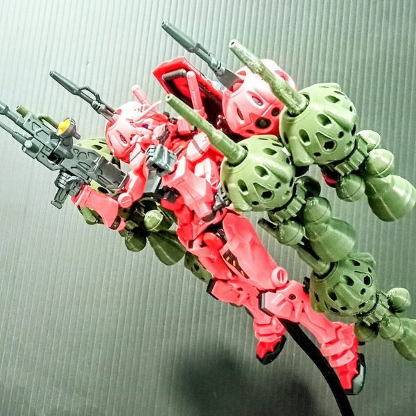 赤いガンダム【GQ】ビットX８個装備その２