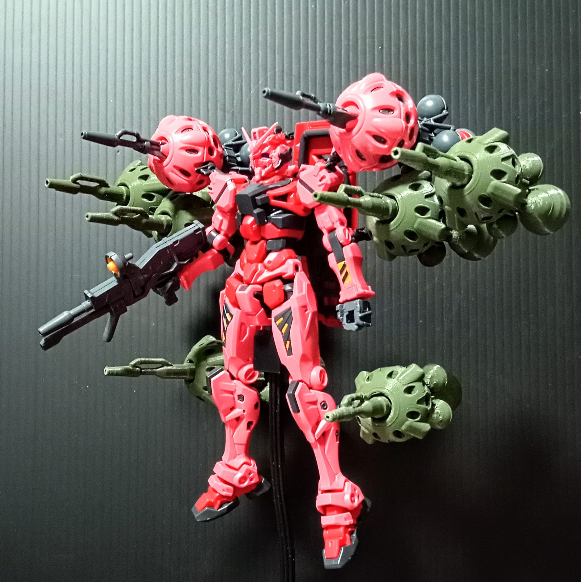 HG 1/144 赤いガンダム｜バンダイ ホビーサイト