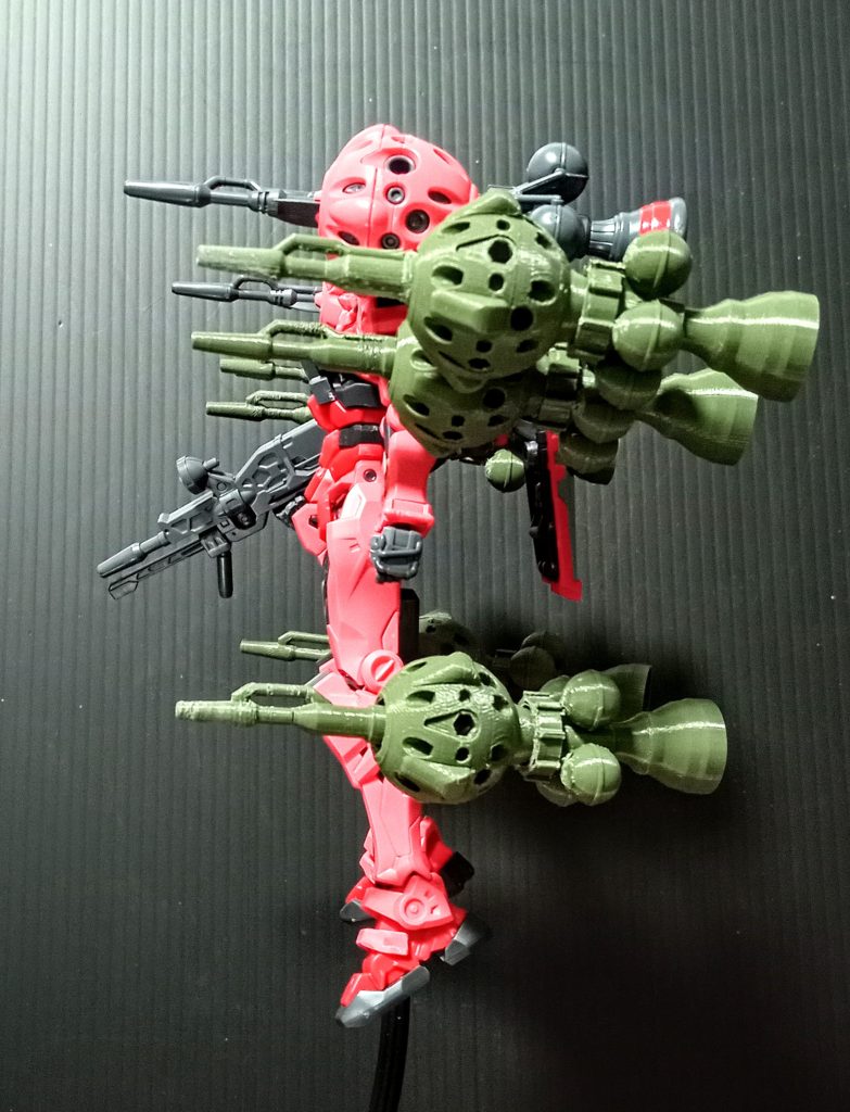 赤いガンダム【GQ】ビットX８個フル装備–2枚目/制作者：フィル|ω•)ﾁﾗｯ✨