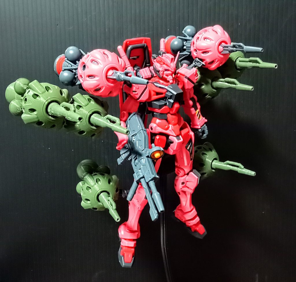 赤いガンダム【GQ】ビットX８個フル装備–5枚目/制作者：フィル|ω•)ﾁﾗｯ✨