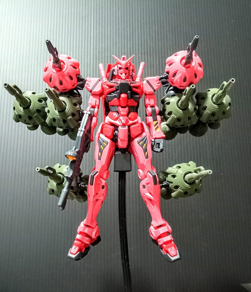 赤いガンダム【GQ】ビットX８個フル装備–2枚目/制作者：フィル|ω•)ﾁﾗｯ✨