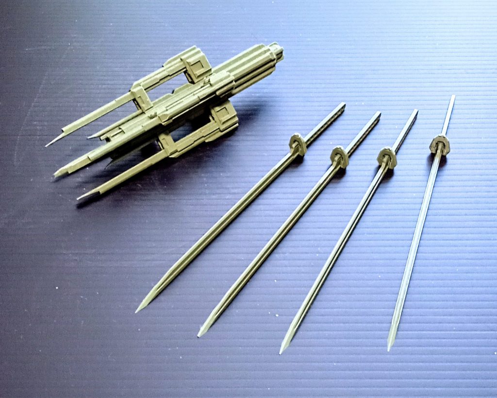 4本のJソードビットとそのランチャーに分離します。Jソードビットは手に持つ事も出来ます。