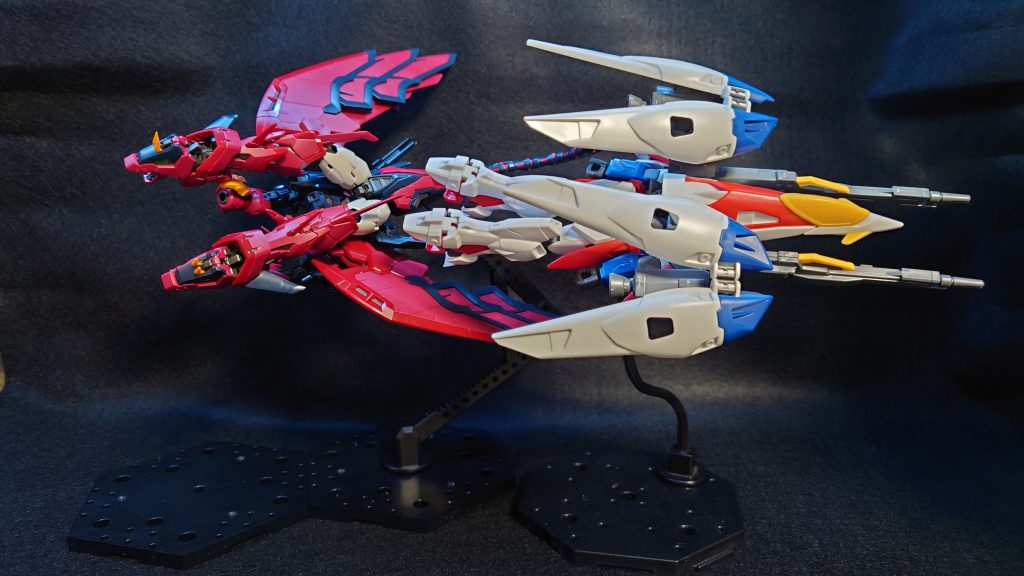 基本RGの独自解釈入った可変機構って微妙になりがち……(RGウイングガンダムに目を向け)なんだこの神プロポーションは!!!!!!!