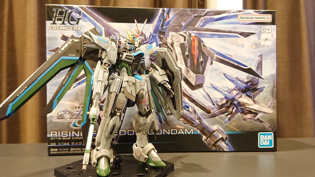 箱と一緒に撮影。