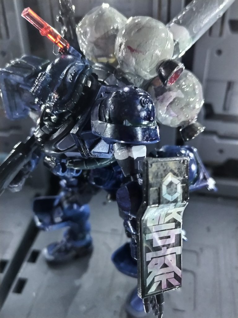 後頭部のパトライトは、「俺を使ってくれ」って感じのランナーです。