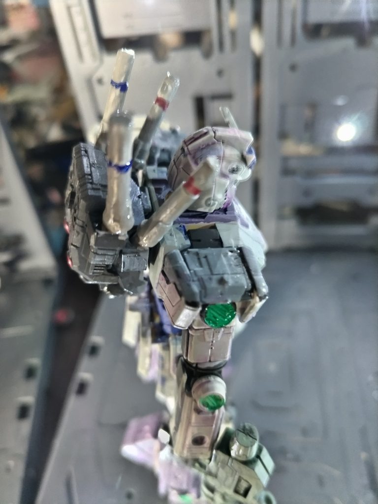 間接部の鮮やかなグリーンは、マグネットコーティングのイメージです。バックパック改修後、写真差し替え