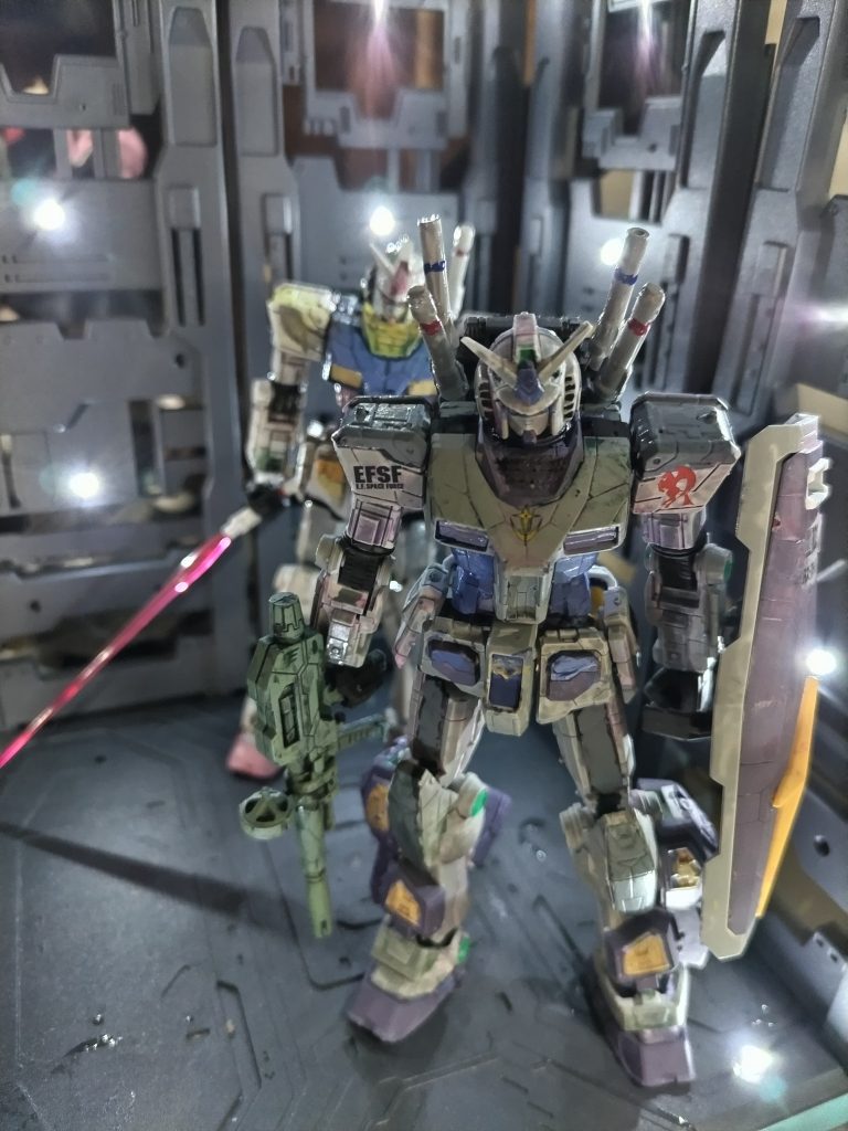 G-3にアムロが乗るなら、78-2には、セイラさんが乗るんだろうね。ジオングを余裕で墜として、ア・バオア・クーに上陸しそう。