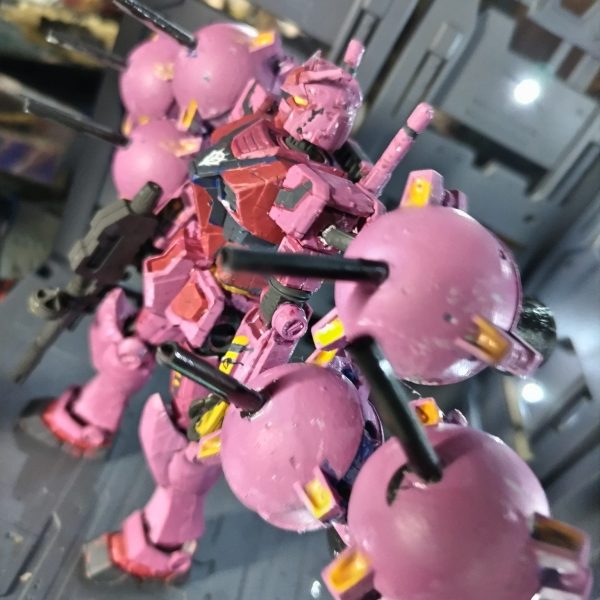 赤いガンダム！？