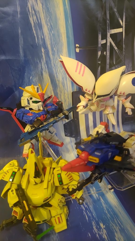 わちゃわちゃと…ひとつ作るとシリーズ内の機体が揃えたくなるのもヒトのサガかしら…(˙罒˙)💦ｷﾞﾘｷﾞﾘｷﾞﾘｷﾞﾘ