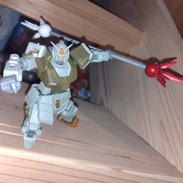 思うままに中の人を作ってみました。色は懐かしのGFFフルアーマーガンダムの中の人をイメージしたんですが、何だか汚ねぇ色に笑と、過去作からぶん取って、勢いで作ったツインビームジャベリン！絶対に使いにくい！（1枚目）