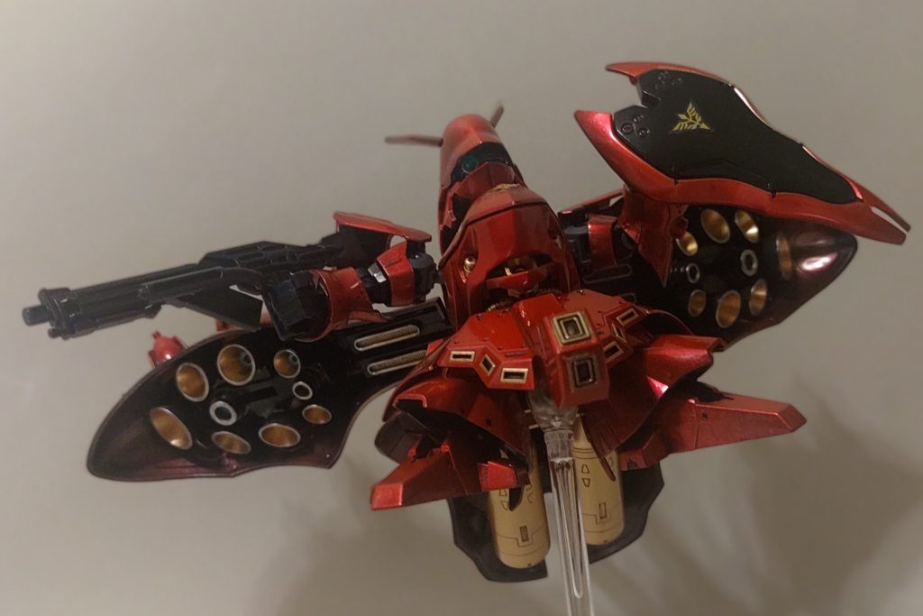 白っぽいところはゴールドでヌリヌリヌリヌリ…φ( •ω•́  )