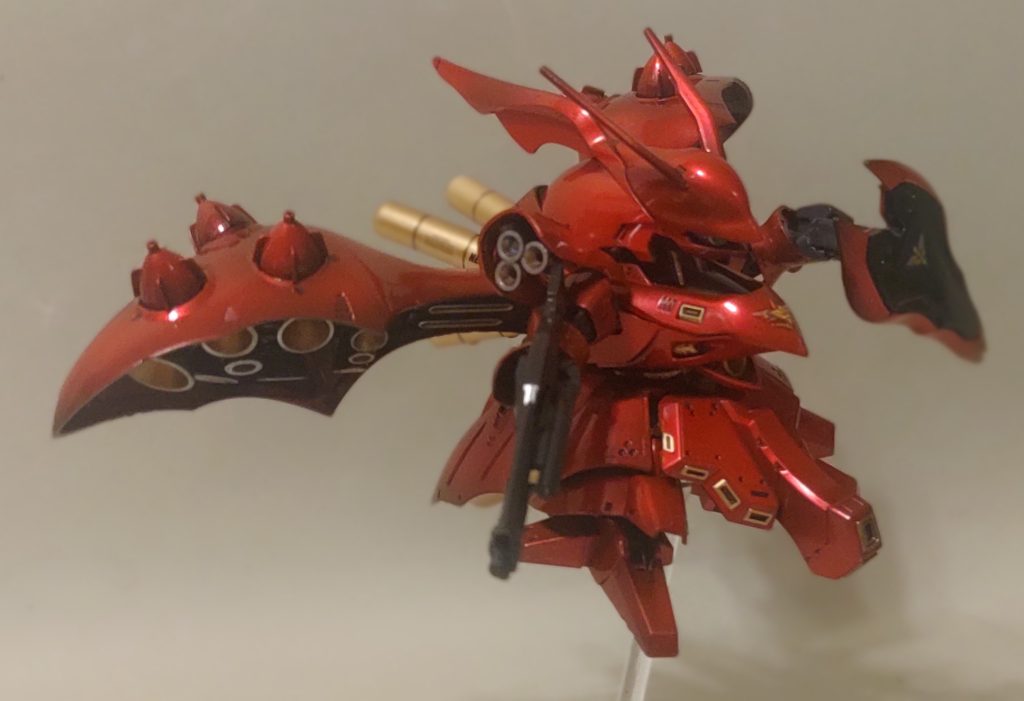 エイリアンのようなこの機体…作ってみて良かった機体になりました(❁´ω`❁)がんばりのキャンディ塗装してマス( ´ᵕ` ;)💦キャンディ塗装を失敗したシナンジュさんに比べて自己満足な塗装デス(⋆ᴗ͈ˬᴗ͈)”……買って満足、塗って満足な機体ですが、写真に撮ると魅力減なのが悔やまれる(っω<。)ｸｩ