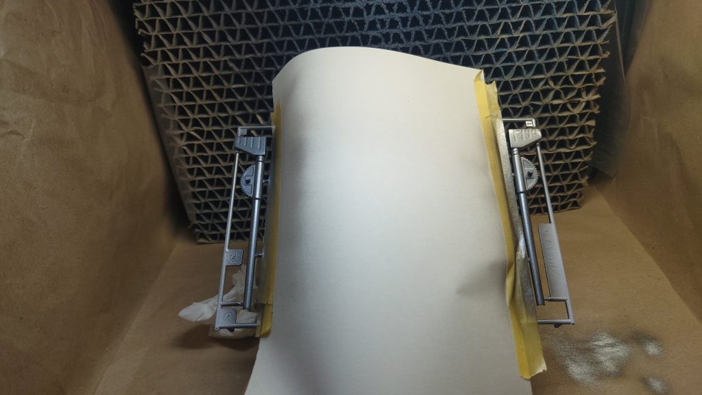 今回はあまりにも大きいので紙でマスキングしました。