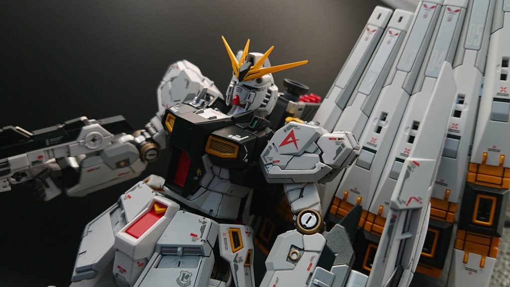 ファンネルを6つ作り、各ファンネルへ番号を付けよう!と思い番号つけました。RGササビーも作った際にファンネルに番号をつけました。ファンネルは6機なんですね。サザビー、ヤクト・ドーガ、最近の赤いガンダムも6機ですね。物語の設定上扱える限度なのですかね?数えたことないのですがエルメスのララァーはもっと操作していたような気もします。