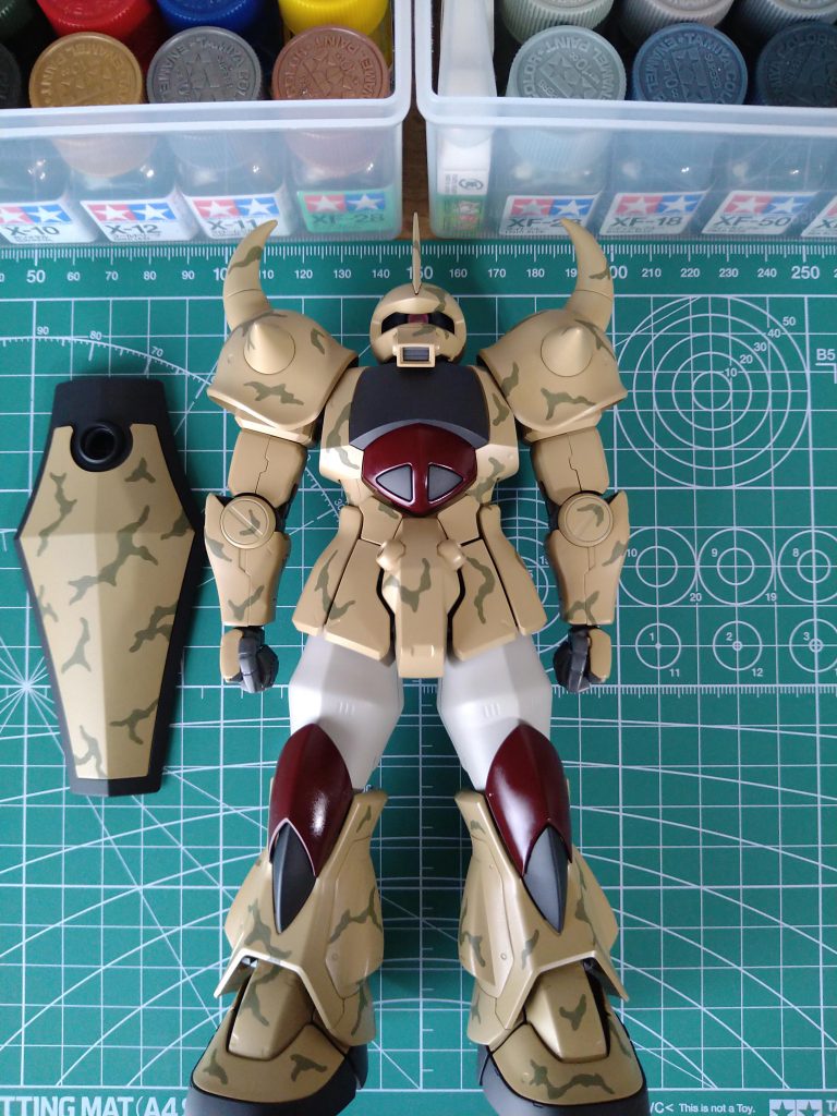 迷彩塗装 1色目が終わった状態。