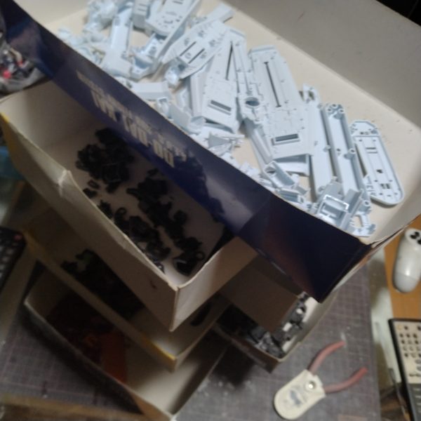 所用が重なり途中から製作ストップして遅くなりましたが！ゲート処理終わりました！😄次からは、箇所事に分けてから塗装に入って行きます！😀（1枚目）