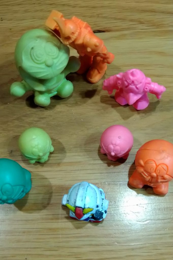 上向き アクリジョン白下地 アクリジョン塗料艶あり 墨入れ　水性ボールペン０．０２８mm　黒  