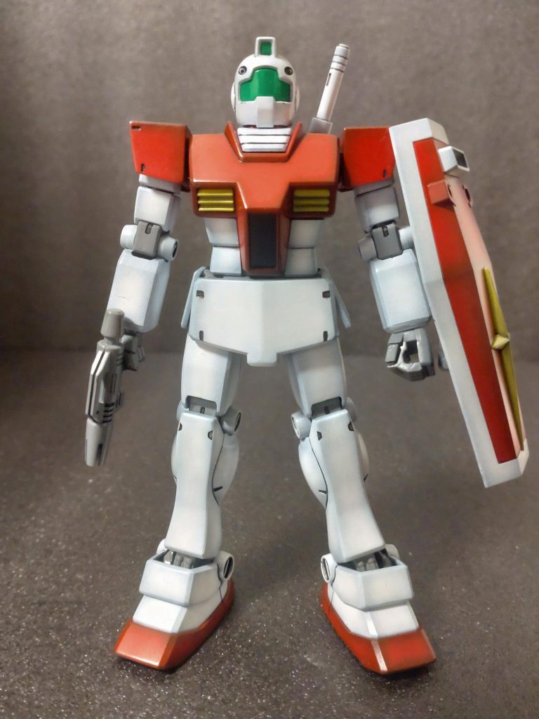 このジムはちゃんと作れるかがコンセプトで作り始めたので、プロポーションもそのままだし筋彫りなんかもしてません。ただただ合わせ目消してほんのりグラデーションで仕上げました。