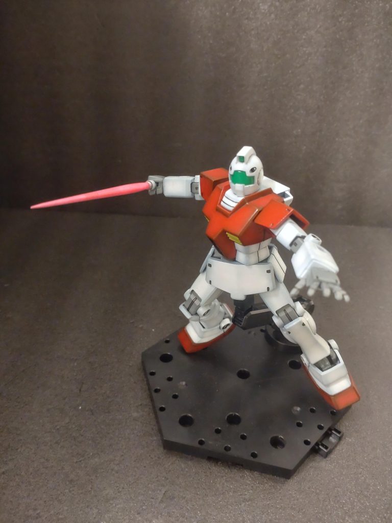 サーベル抜刀。サーベルの塗り方も疲れちゃって適当です（汗）