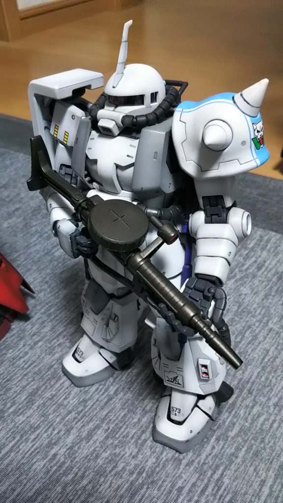 白いですザクマシンガン装備