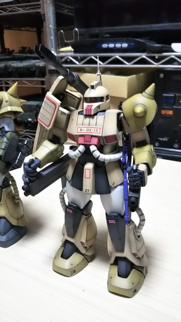 正面いつものグラデーション化と、水デカール張りです。やり直しの不可能なドライデカールは苦手です💦