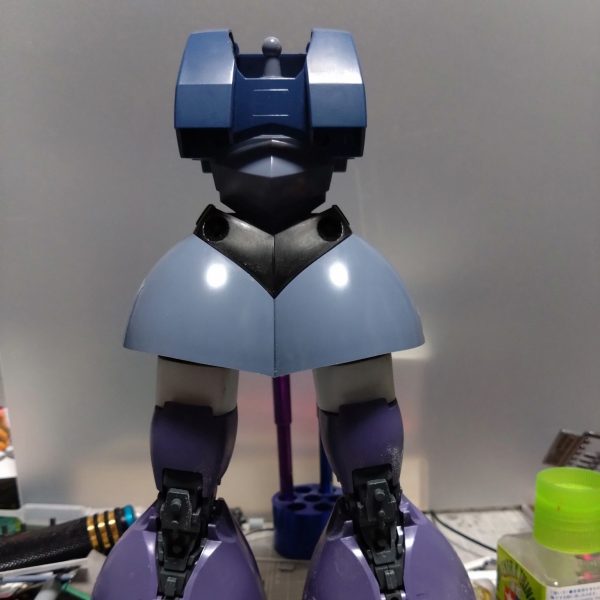 yuubiさんに言われて確認してみましたが股関節はきっちりハマってました。少し広いかもなぁ。近くで見てると気づきませんね。ちょっと詰めるのはすぐできそうです。（1枚目）