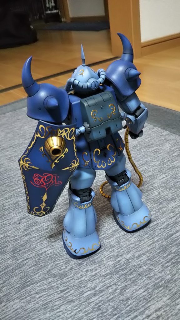 うしろ💦キラキラ飾らてます💦ギャンも時間があればこうなったのでしょうか？