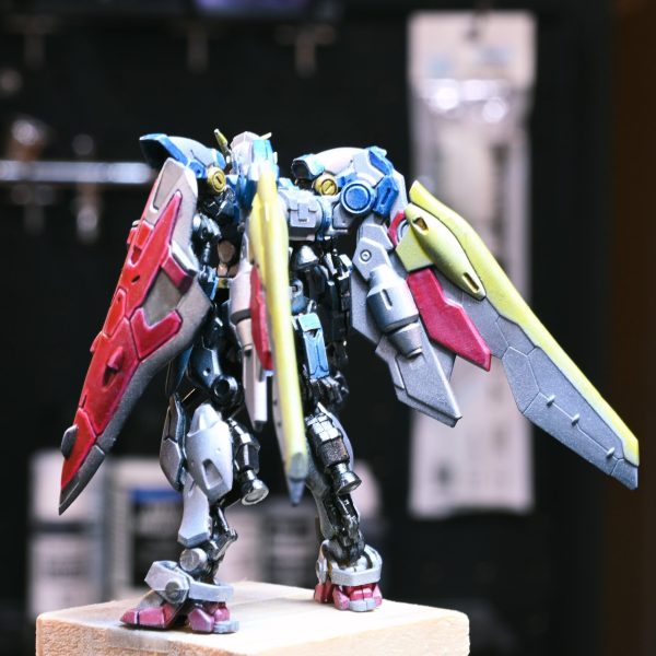 フレームの塗装、はじめました。ファレホのグロッシーブラックとガンメタで、質感はしっとりと。PCが壊れて買い換えました。5年分の画像とか、いろいろ全部、消えました。でもまあ、塗装は続けてます。