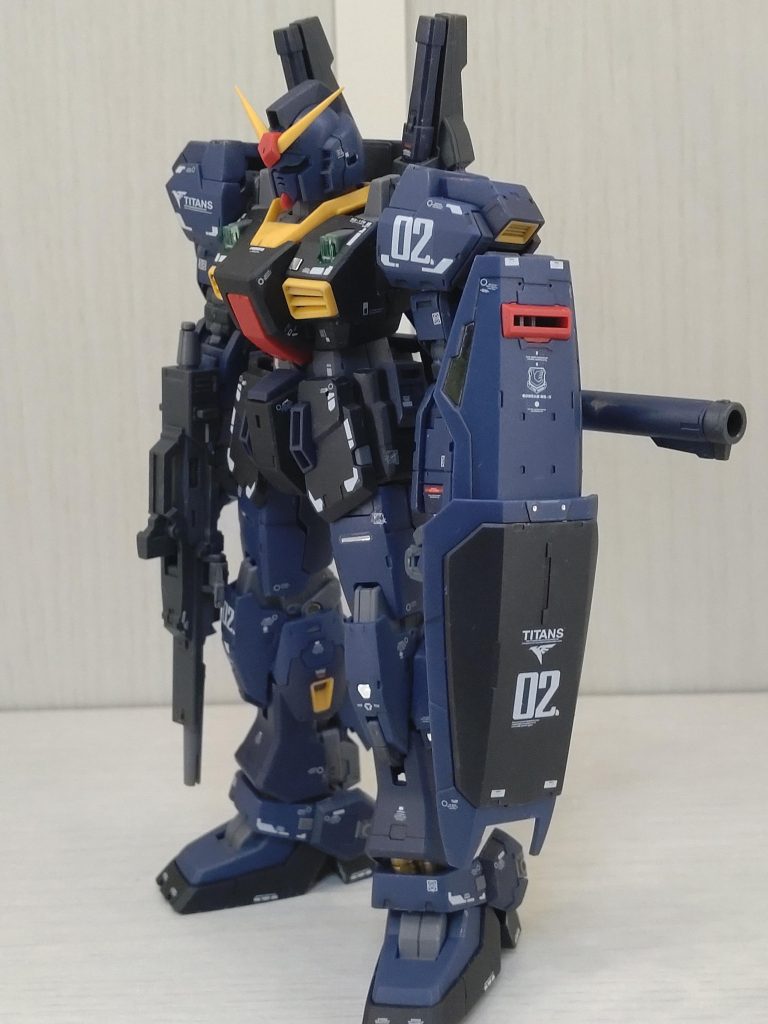今回は斜めからの素立ちで飾っとこ 展示場所少なくなってきたなぁ…